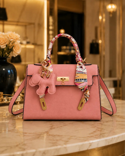 Margot | Borsa a Mano Strutturata con Foulard e Ciondolo