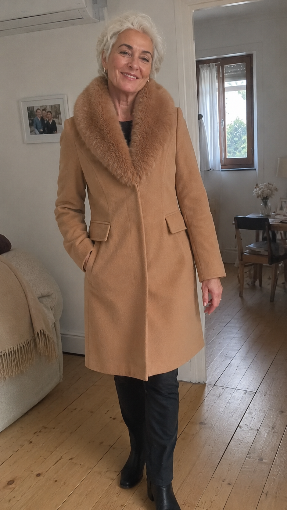 Cappotto da donna con collo in pelliccia sintetica | Alessia Velluti