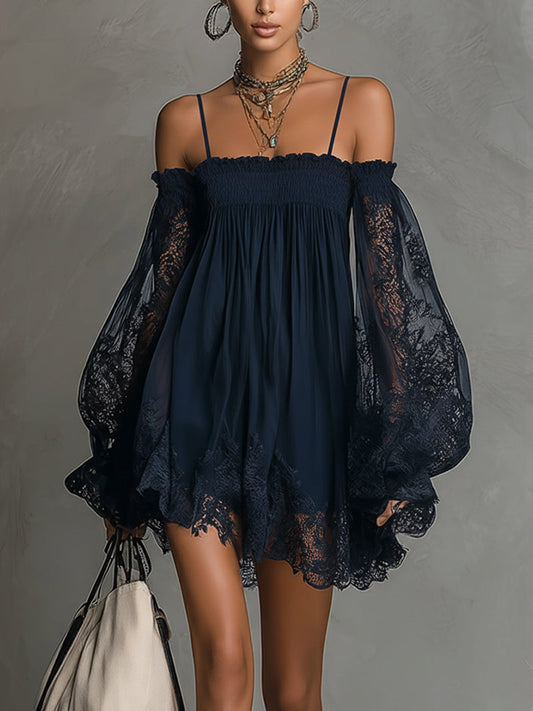 Noémie | Abito corto in chiffon blu navy con spalle scoperte e dettagli in pizzo
